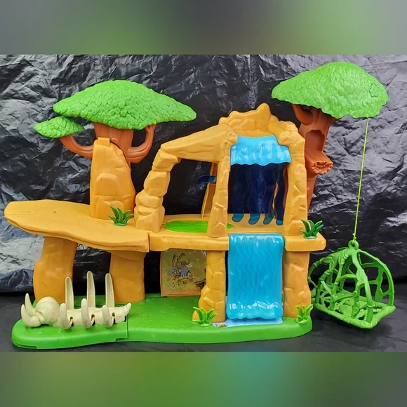 Just Play Disney Lion Guard Defend the Pride Lands Playset WORKS NO FIGURES GUC - Picture 1 of 11